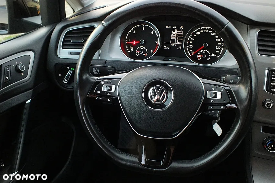 Volkswagen Golf - 15