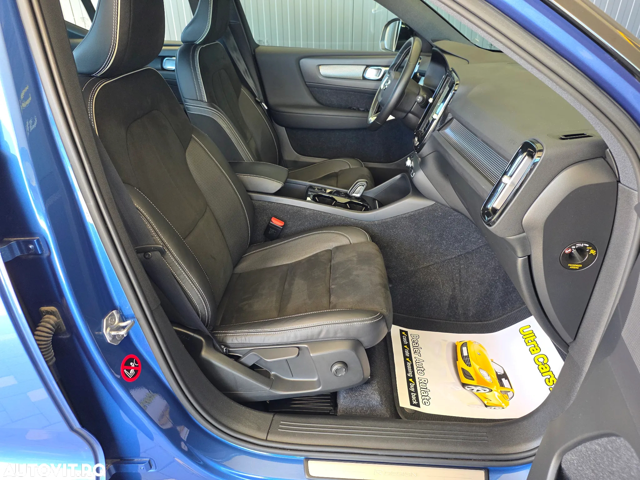 Volvo XC 40 D4 AWD Geartronic R-Design - 11