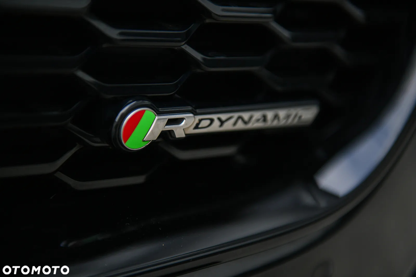 Jaguar XE 2.0 D180 R-Dynamic S - 34