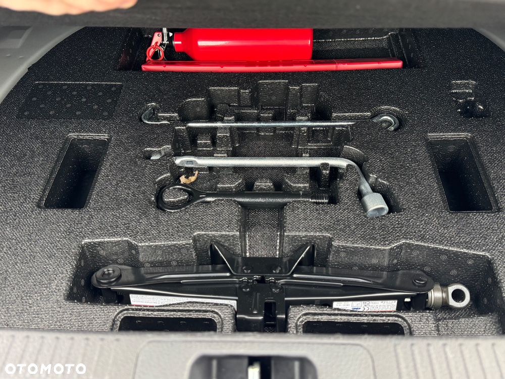 Toyota Camry 2.5 Hybrid Comfort CVT - 30