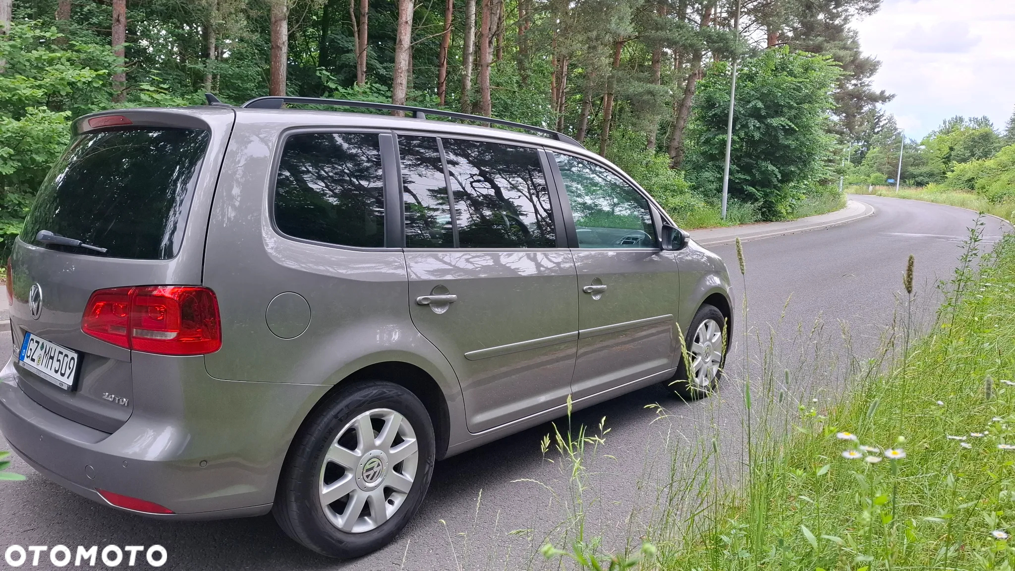 Volkswagen Touran 2.0 TDI DSG Highline - 8