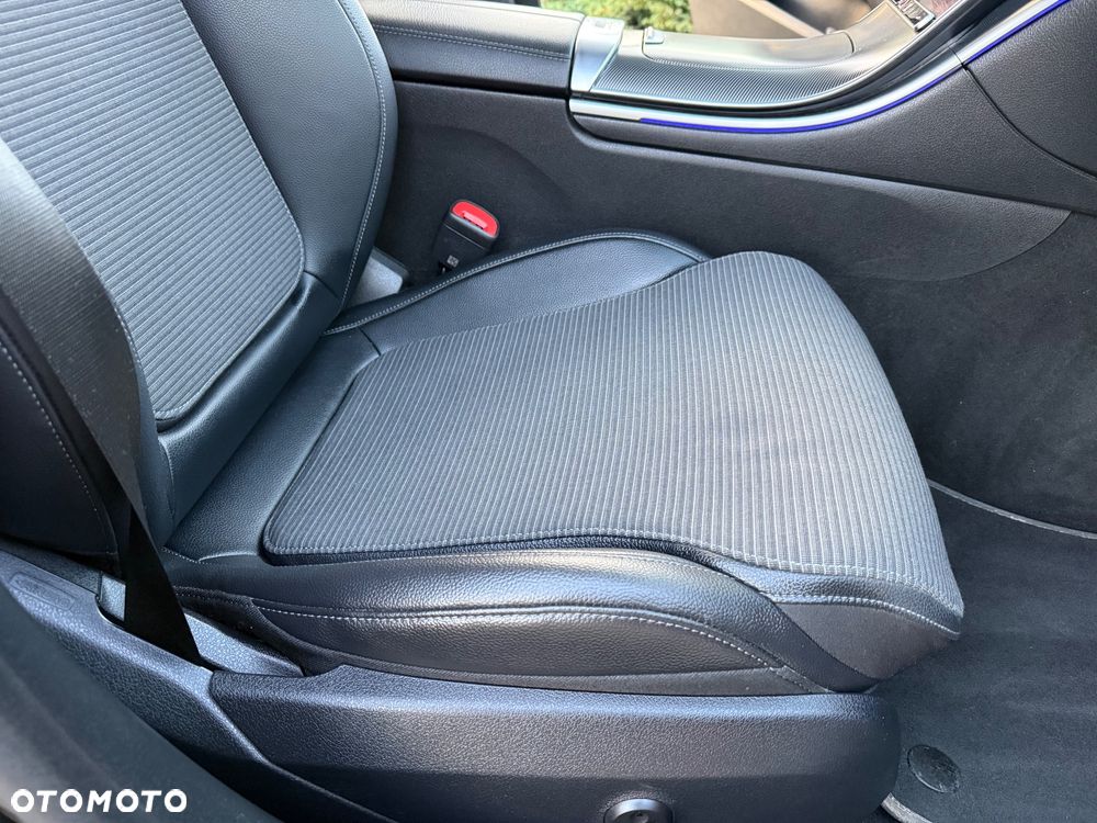 Mercedes-Benz Klasa C 220 d T 9G-TRONIC - 39