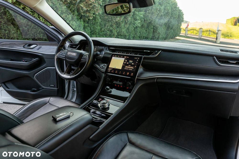 Jeep Grand Cherokee - 27