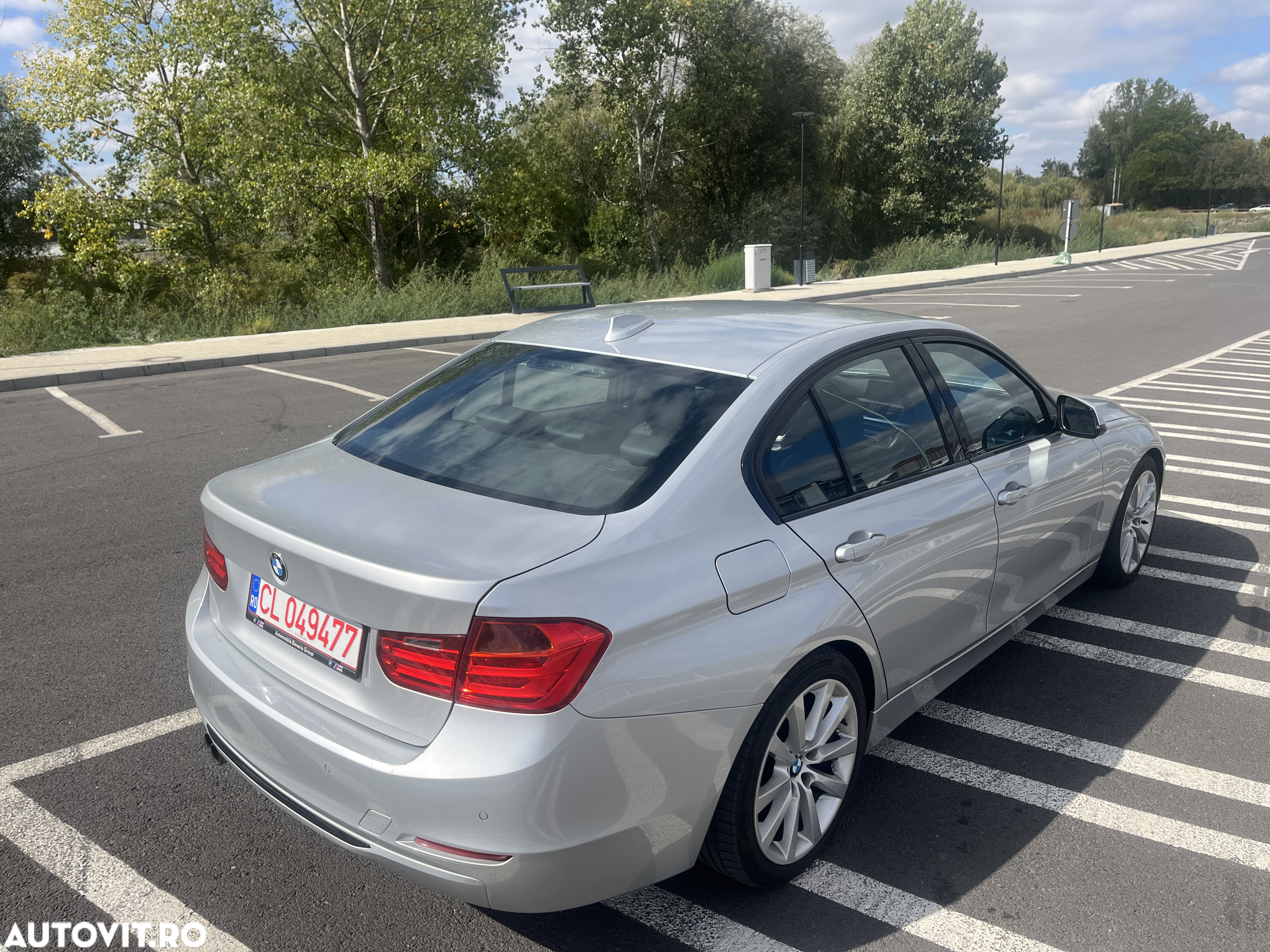 BMW Seria 3 328i Aut. Luxury Line - 6