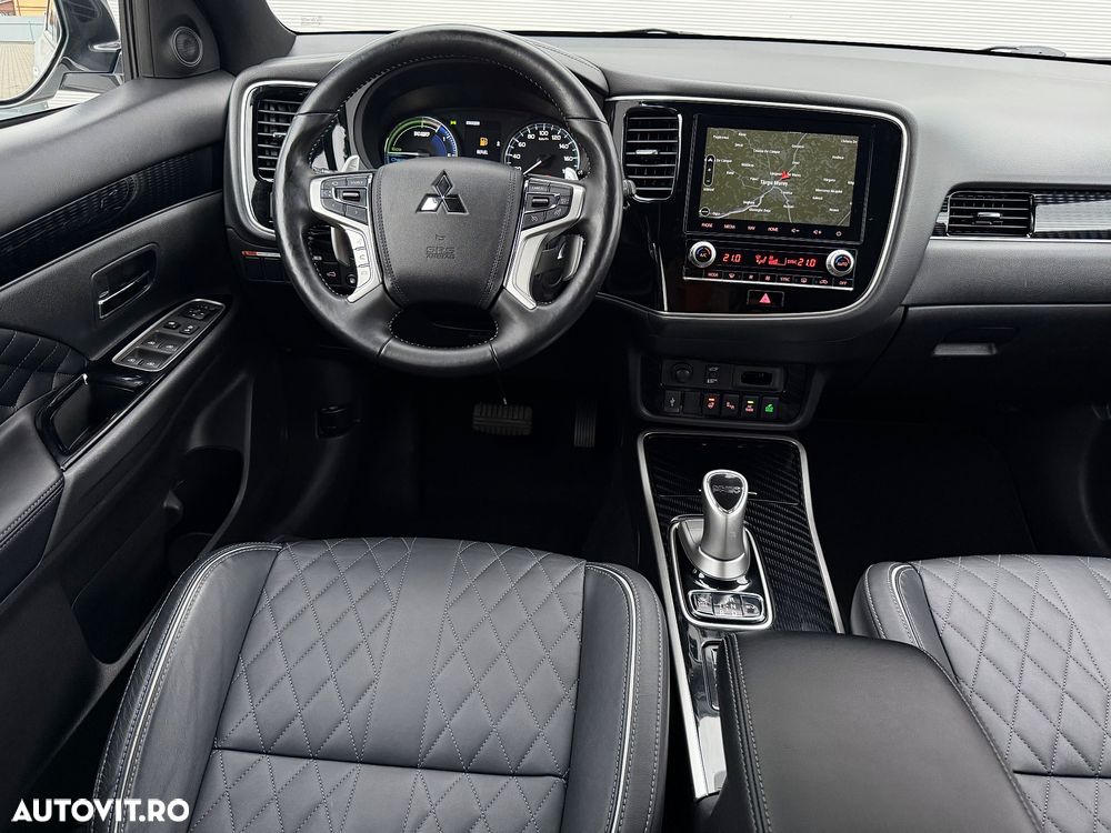 Mitsubishi Outlander - 22