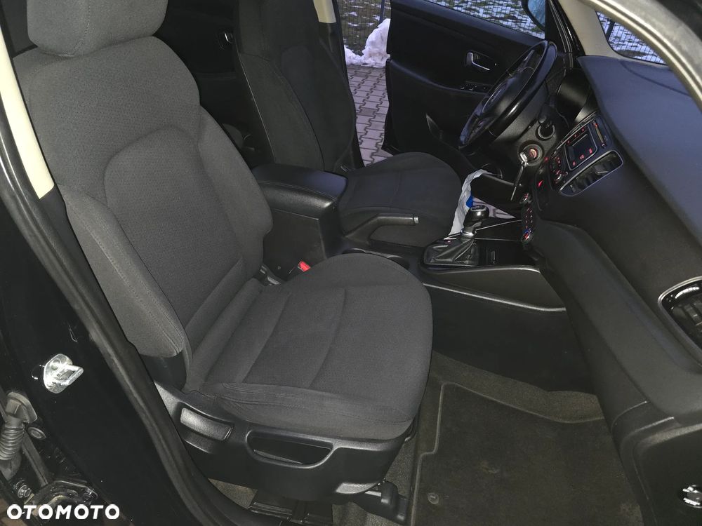 Kia Carens 1.7 CRDi Vision - 14