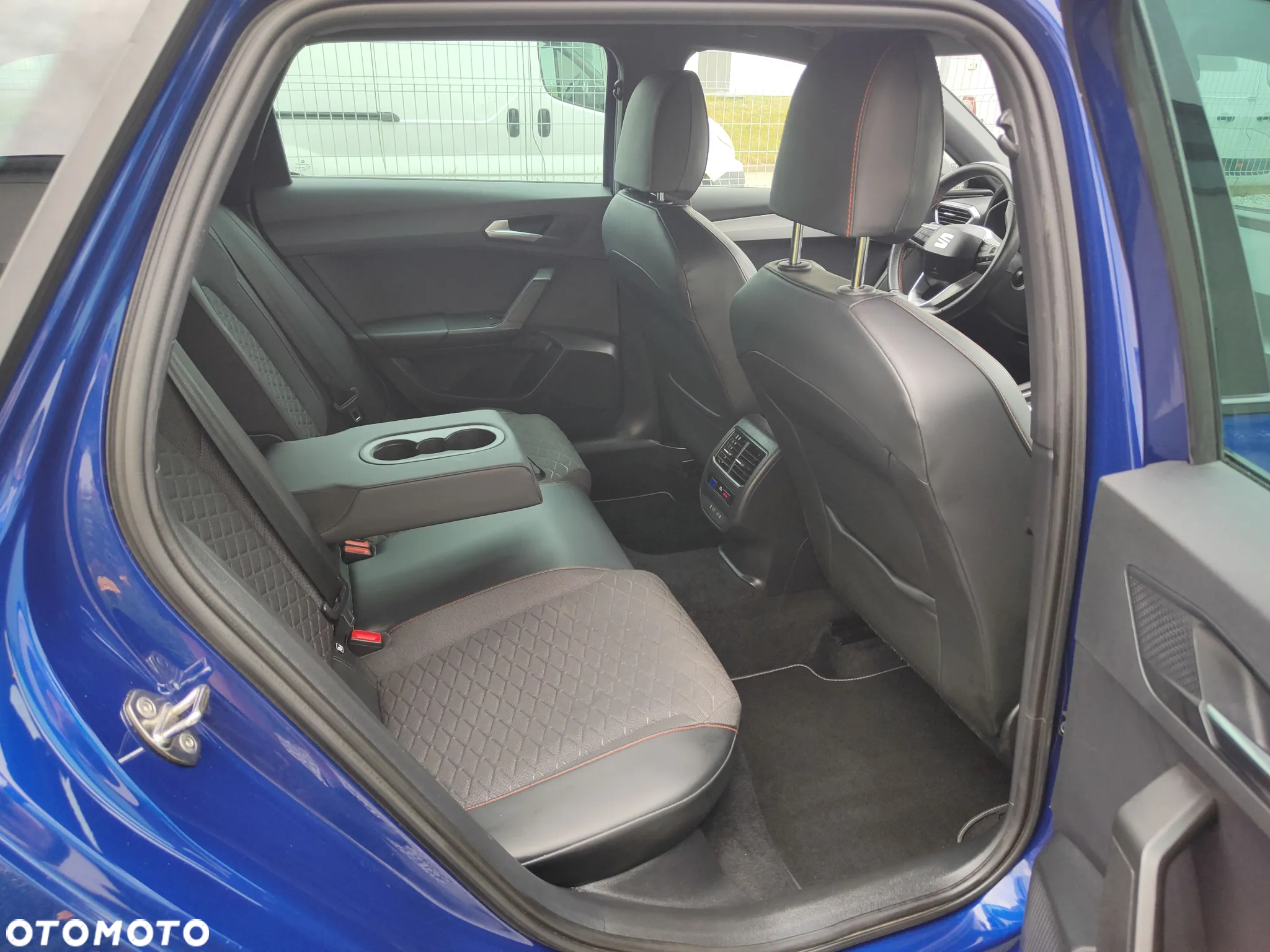 Seat Leon Sportstourer 2.0 TDI DSG FR Plus - 13