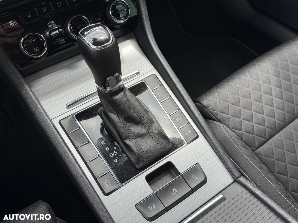 Skoda Superb 2.0 TDI DSG Ambition - 17