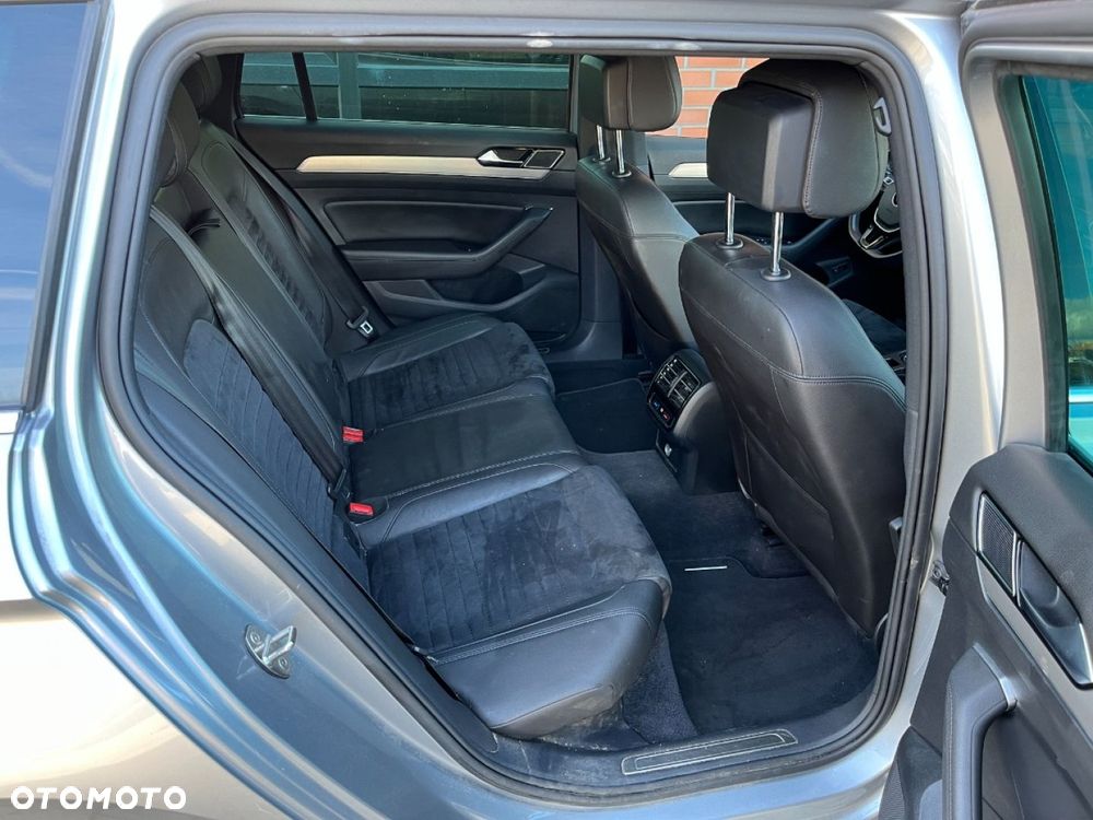 Volkswagen Passat - 31