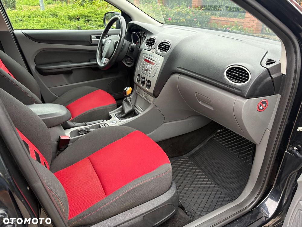 Ford Focus 1.6 Ghia - 7