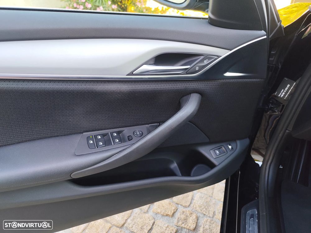 BMW 530 e Line Luxury - 13