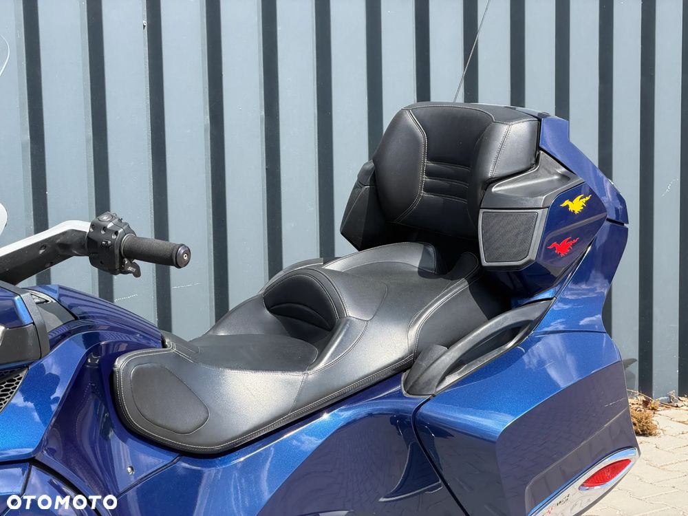 Can-Am Spyder - 15