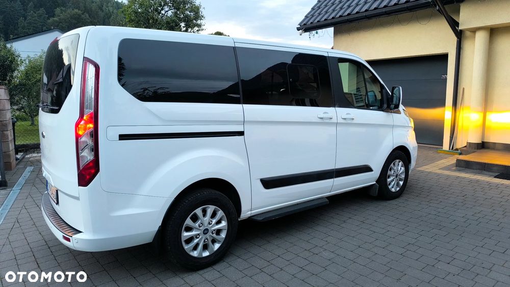 Ford Tourneo Custom 2.0 EcoBlue L1 Titanium - 11