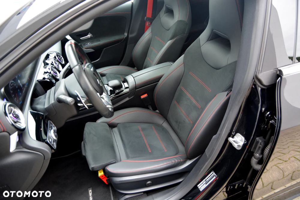 Mercedes-Benz CLA - 9