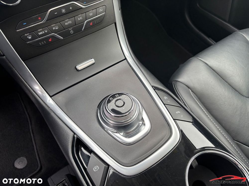 Ford S-Max - 32