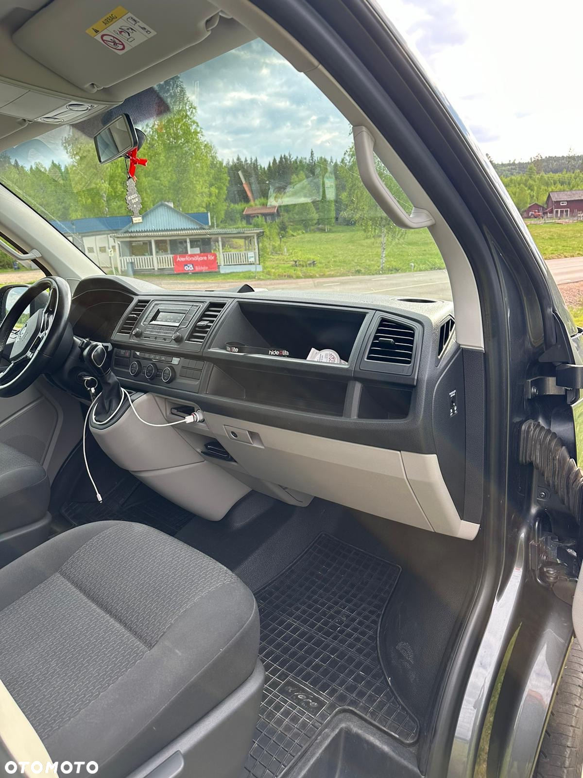 Volkswagen Caravelle 2.0 TDI L1 Comfortline Mixt - 6