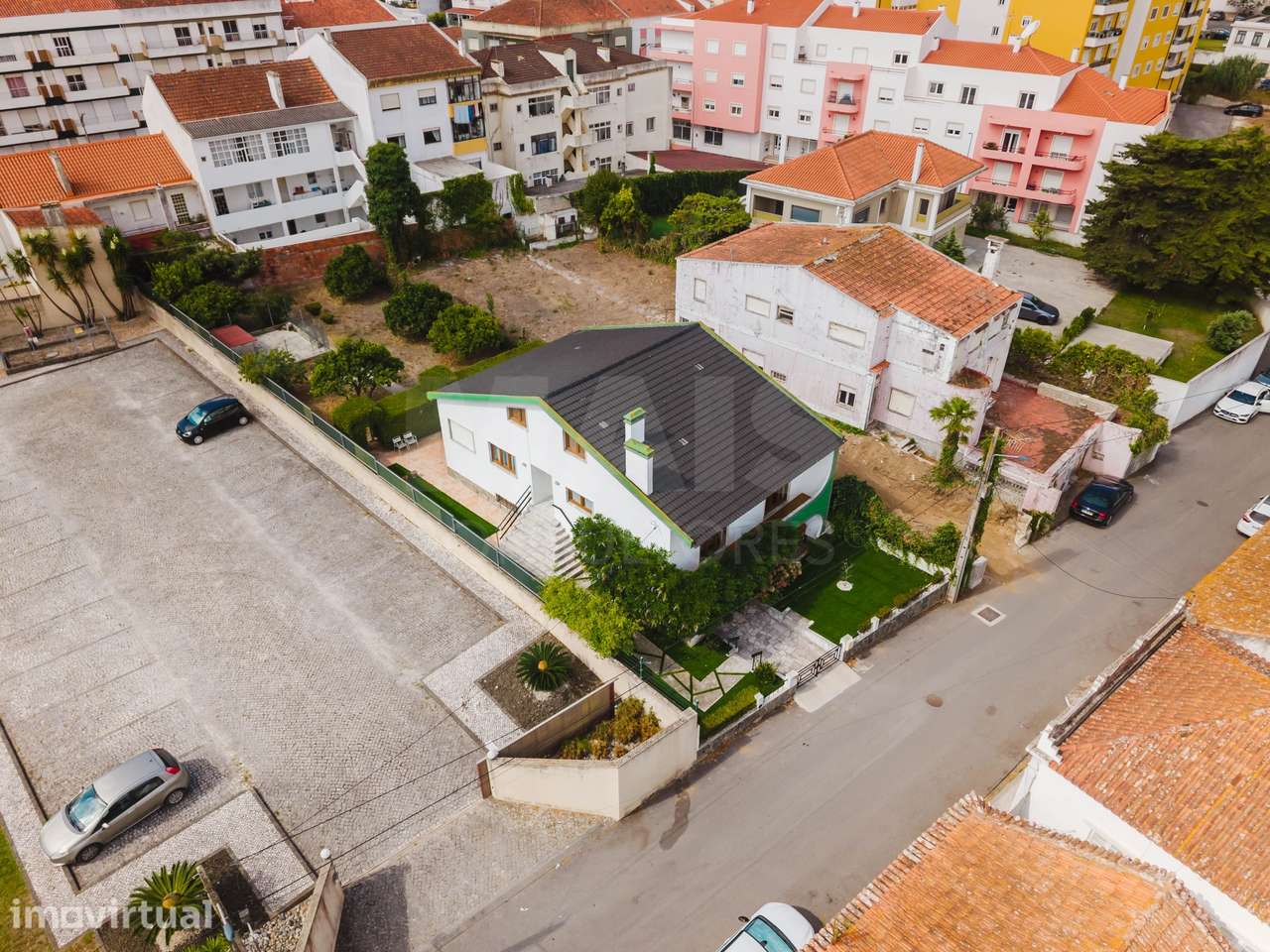 Moradia Isolada T7 no Bombarral | Espaço, Tranquilidade e Proximida... - Grande imagem: 4/50