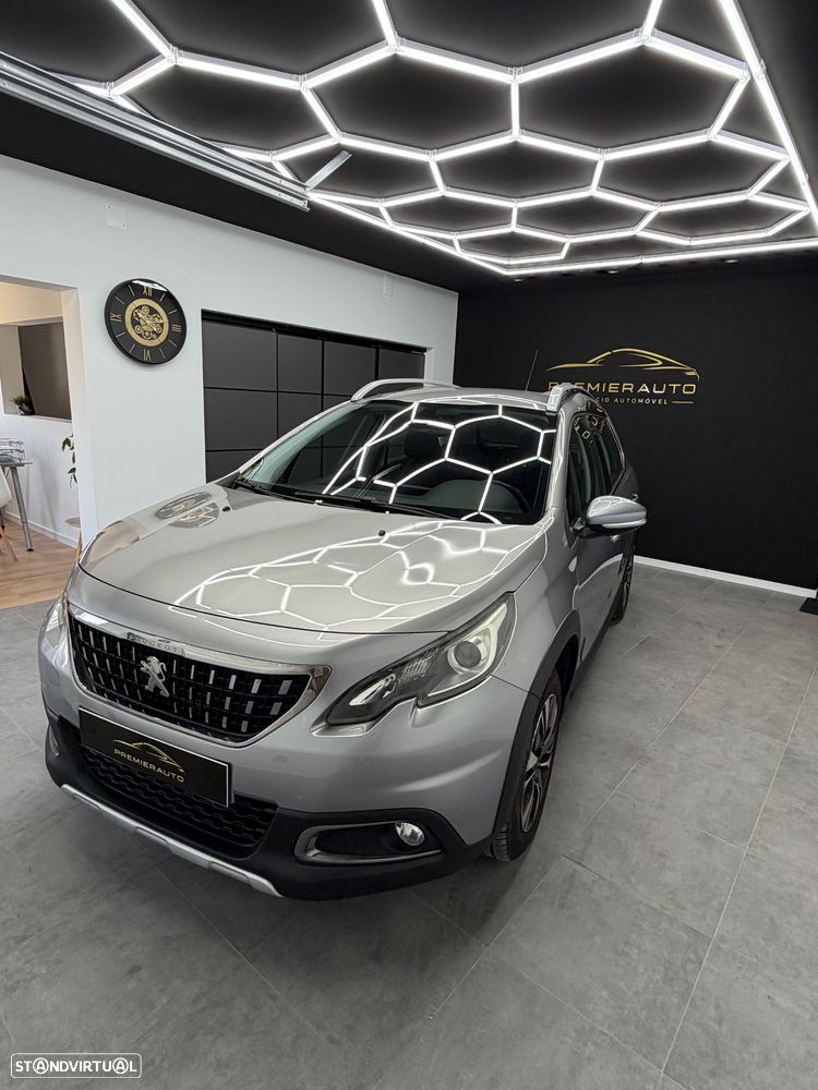 Peugeot 2008 1.2 PureTech Allure - 3