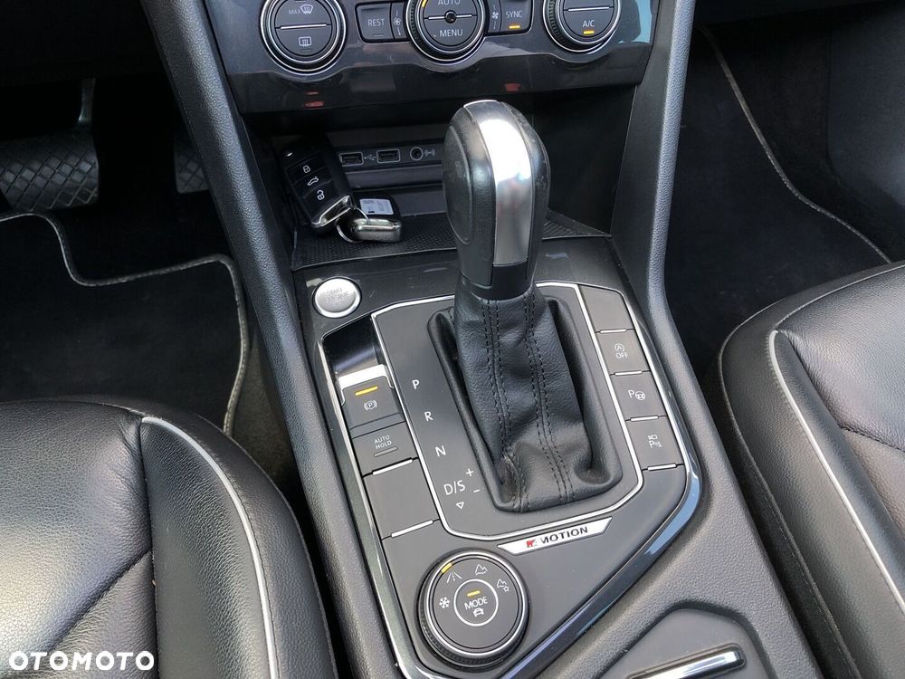 Volkswagen Tiguan - 19