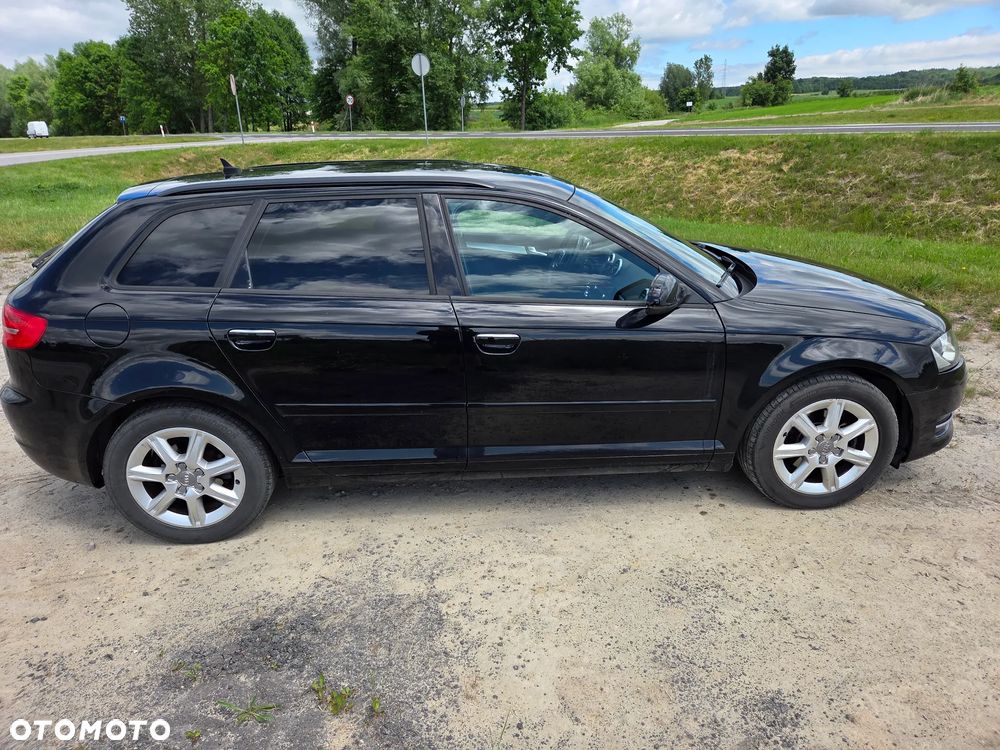 Audi A3 Sportback 1.6 TDI DPF Ambiente - 4