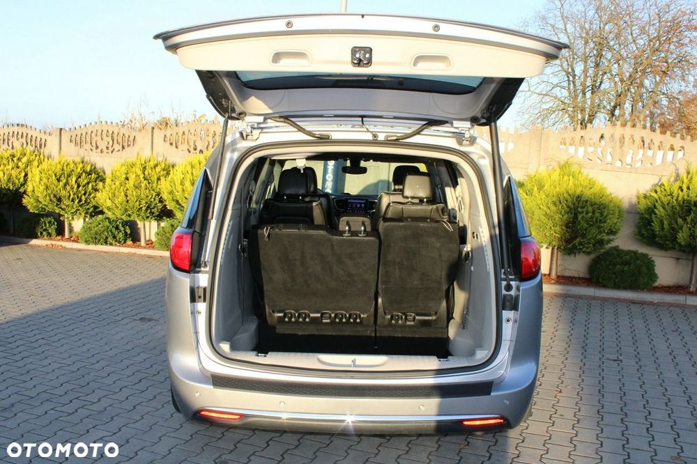 Chrysler Pacifica - 34
