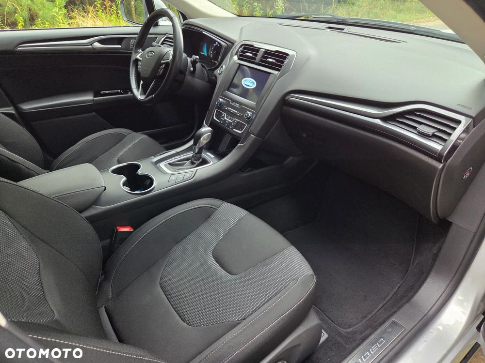Ford Mondeo 2.0 Hybrid Titanium - 22