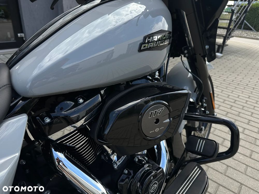 Harley-Davidson Touring Street Glide - 4