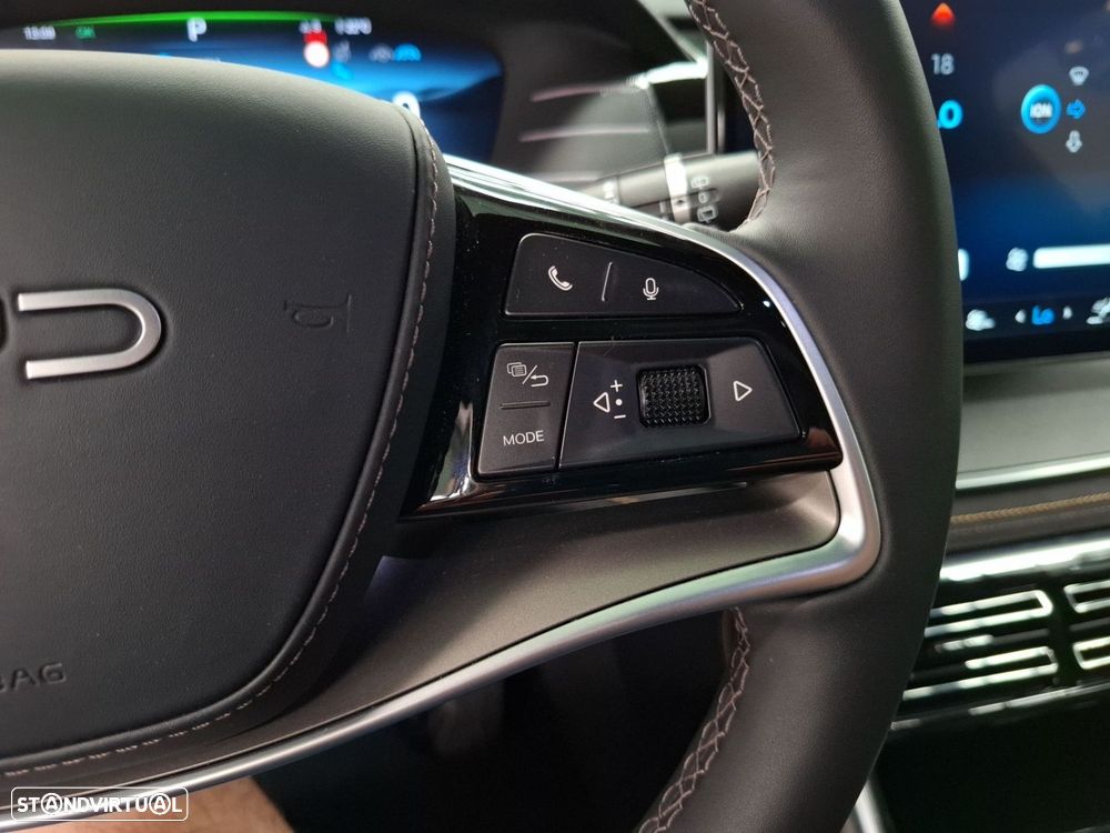BYD Tang 108.8 kWh AWD Flagship - 17