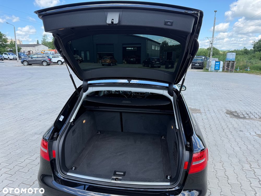 Audi A4 Avant 2.0 TDI ultra design - 9