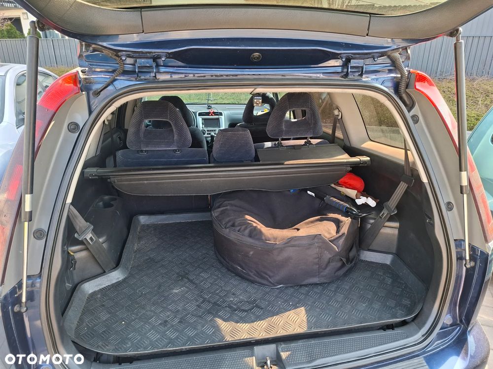 Honda Stream 1.7i LS - 10