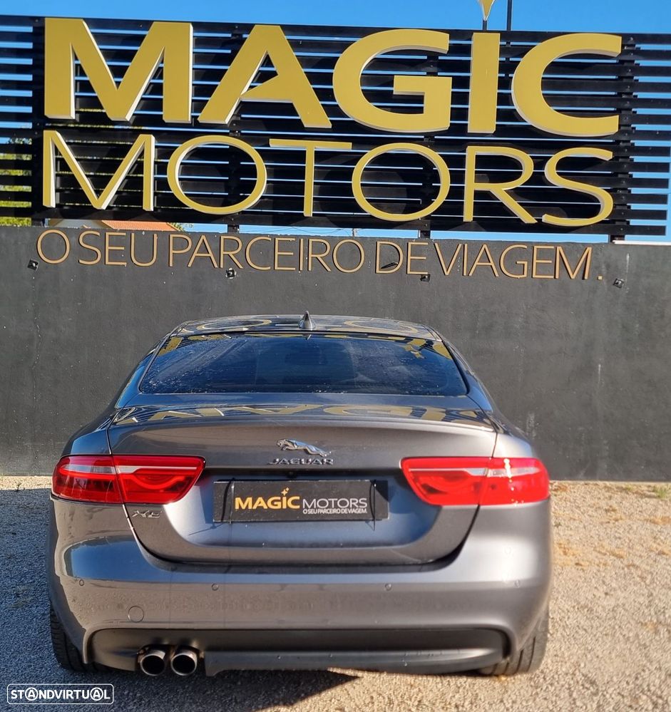 Jaguar XE 2.0 D R-Sport AWD Aut. - 17