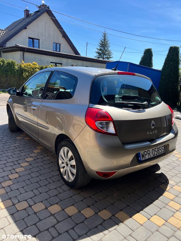 Renault Clio 1.2 16V 75 GPS - 4