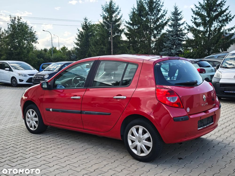 Renault Clio 1.6 16V Expression - 6