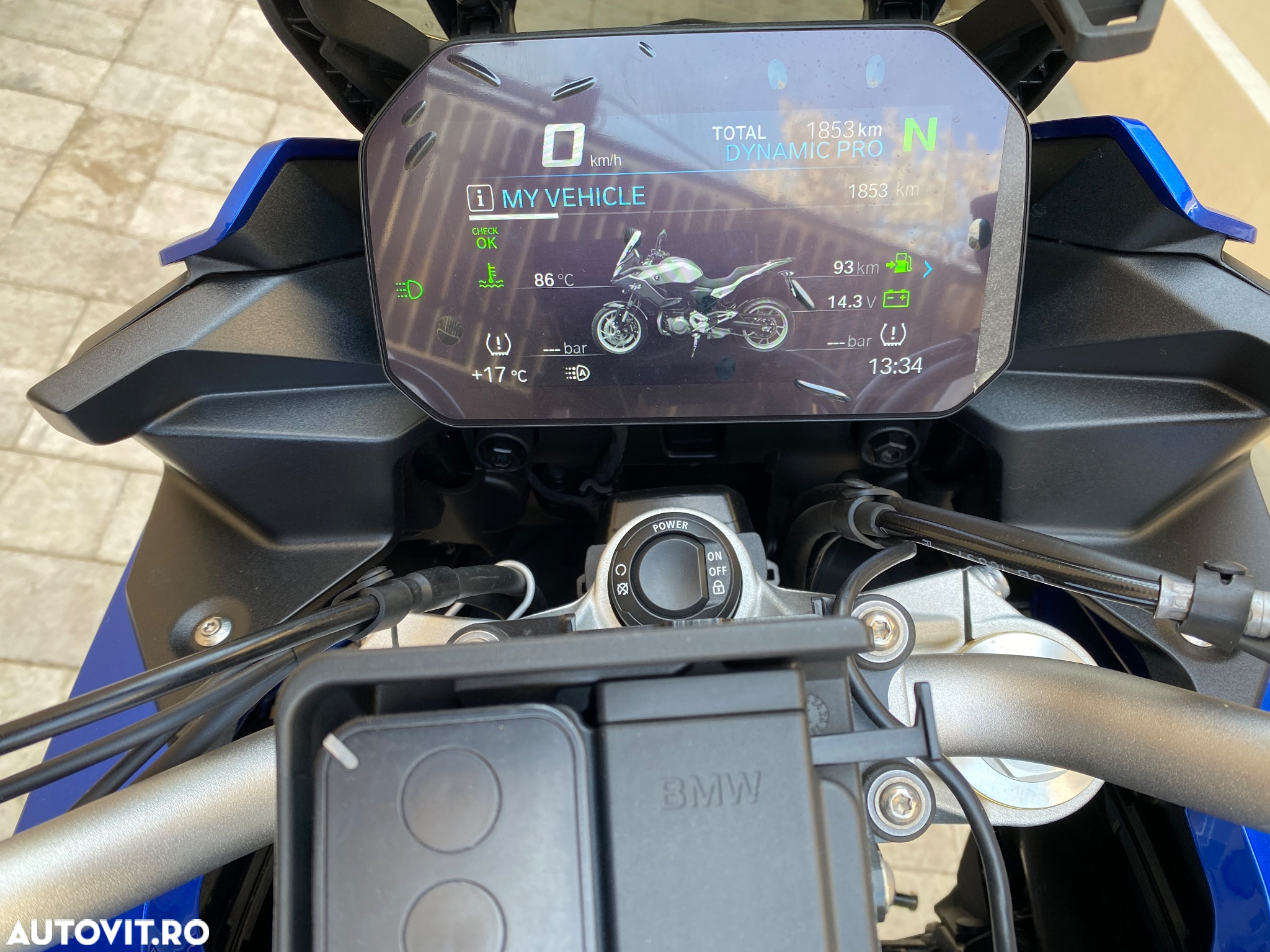 BMW F900XR - 7