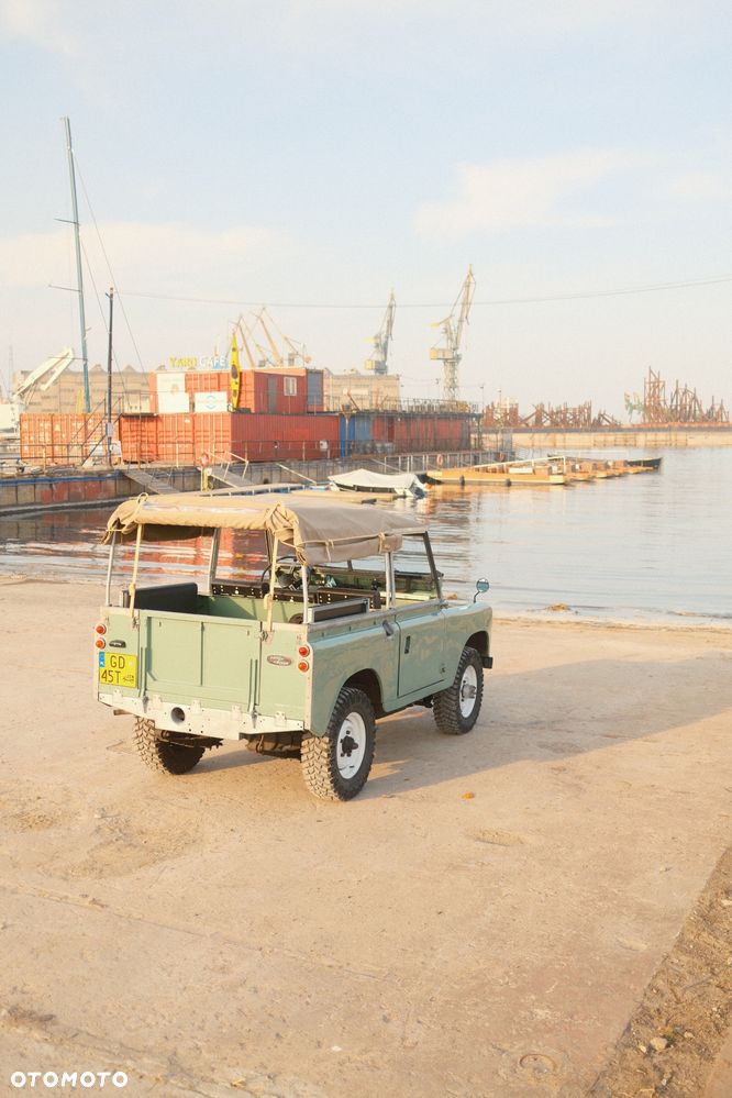 Land Rover Defender - 5