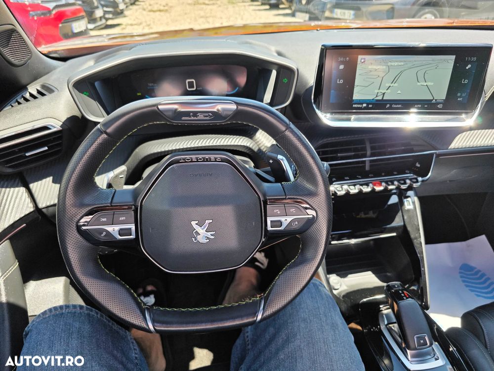 Peugeot 2008 PureTech 130 EAT8 GT - 26