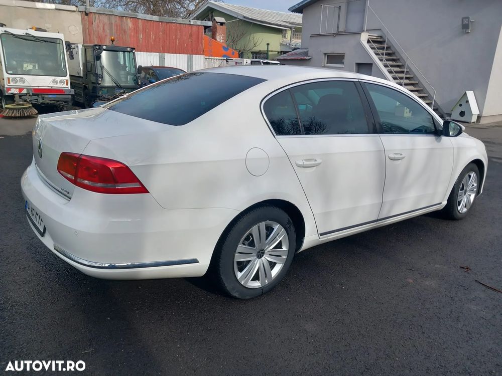 Volkswagen Passat - 2
