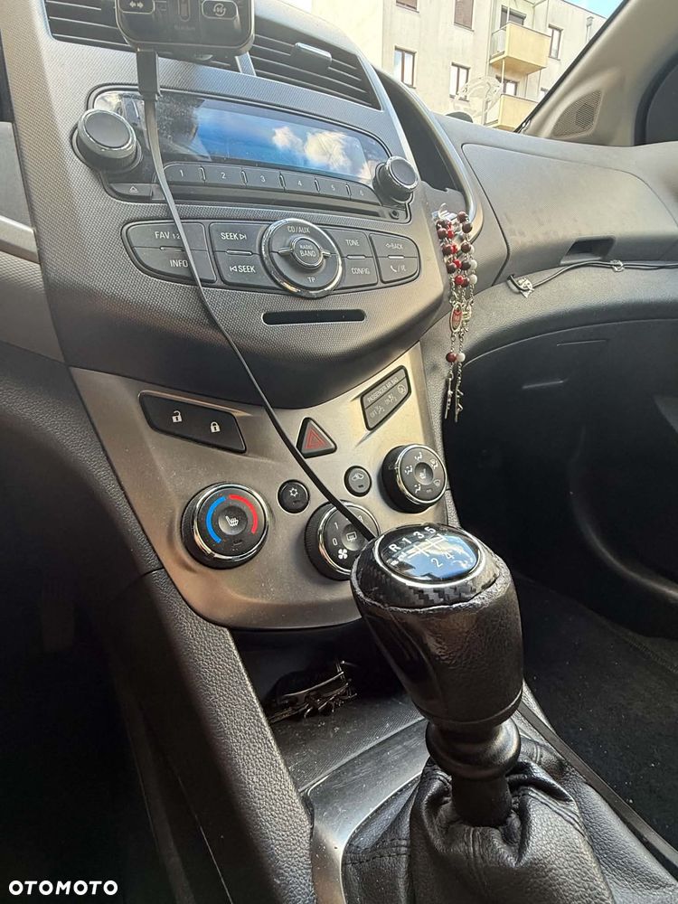 Chevrolet Aveo 2011 photo 4