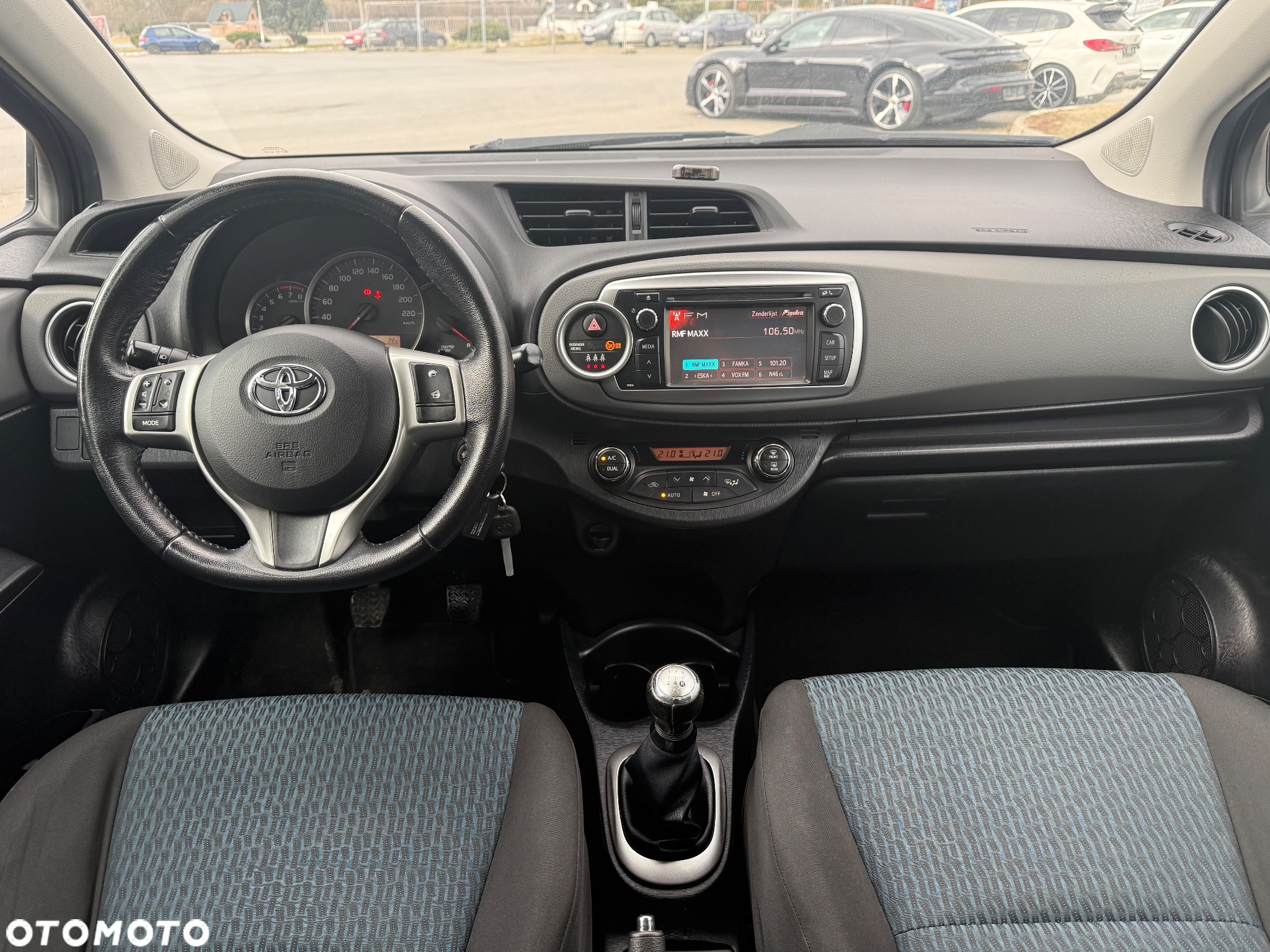 Toyota Yaris - 11