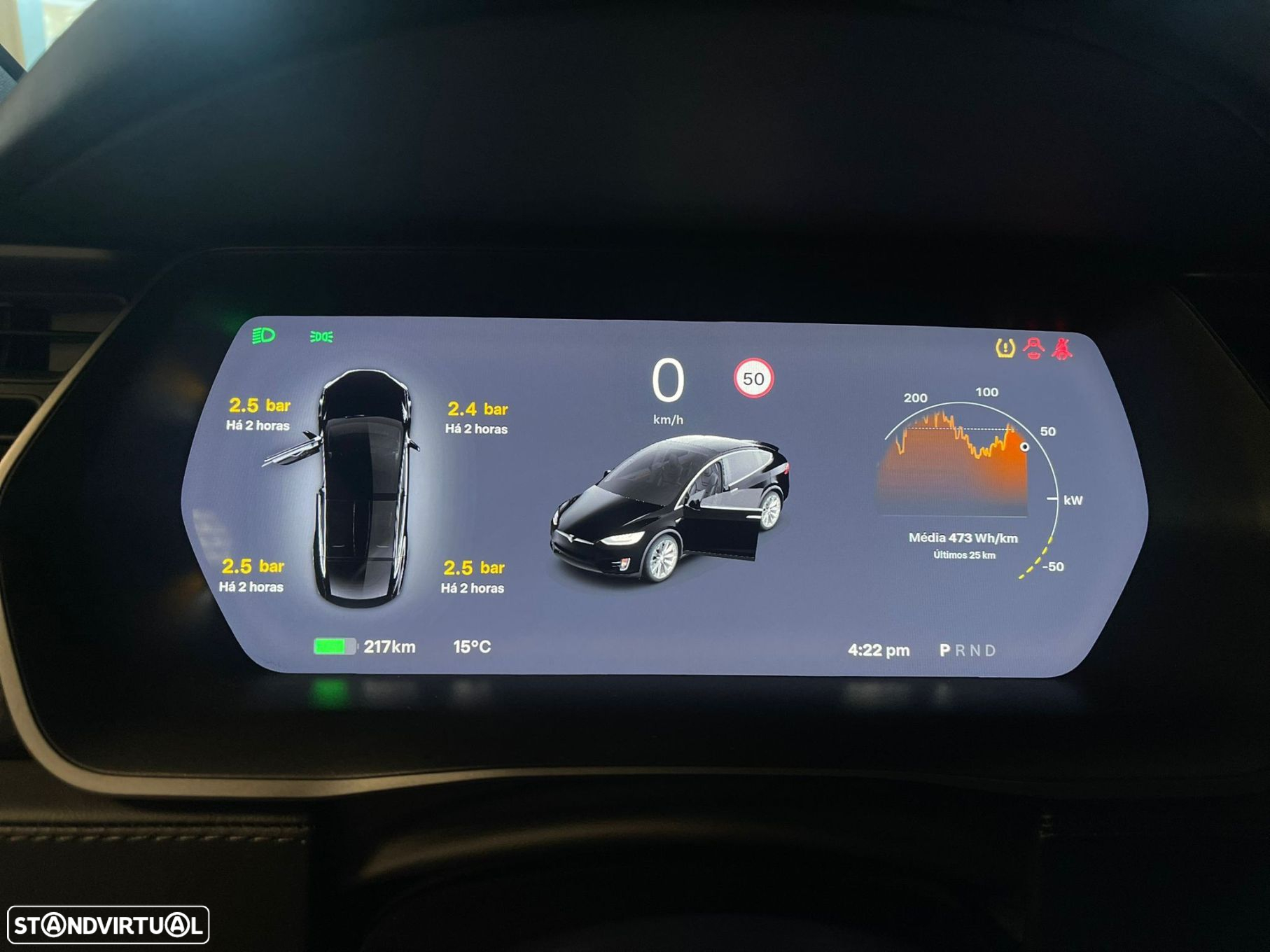 Tesla Model X 75D - 11