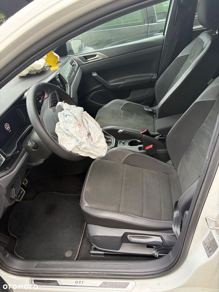 Volkswagen Polo - 2