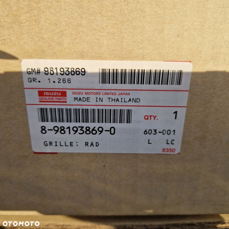 CHROM ATRAPA GRILL ISUZU D-MAX 12- - 6