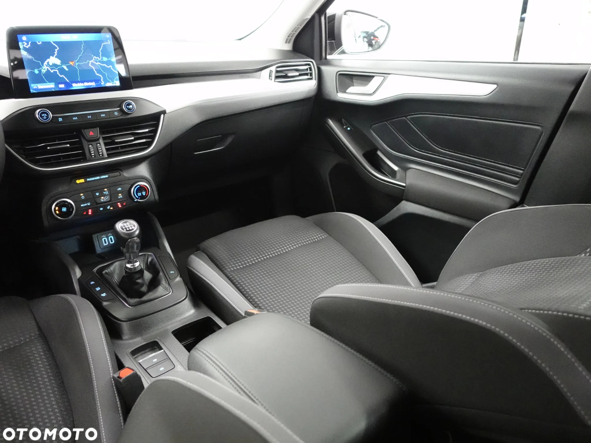 Ford Focus 1.0 EcoBoost mHEV Active - 37