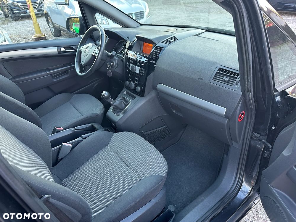 Opel Zafira - 25