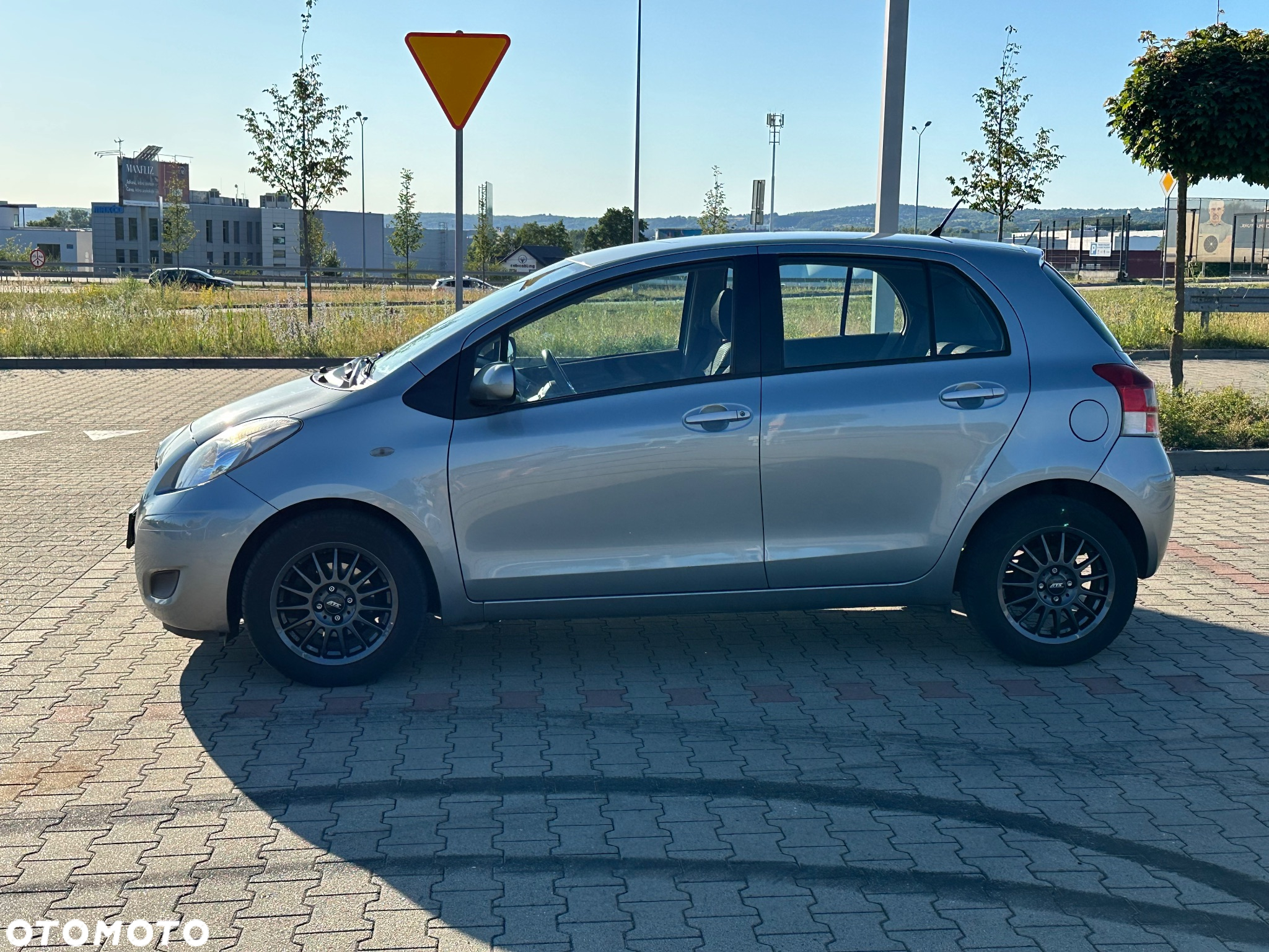 Toyota Yaris 1.33 Premium - 6
