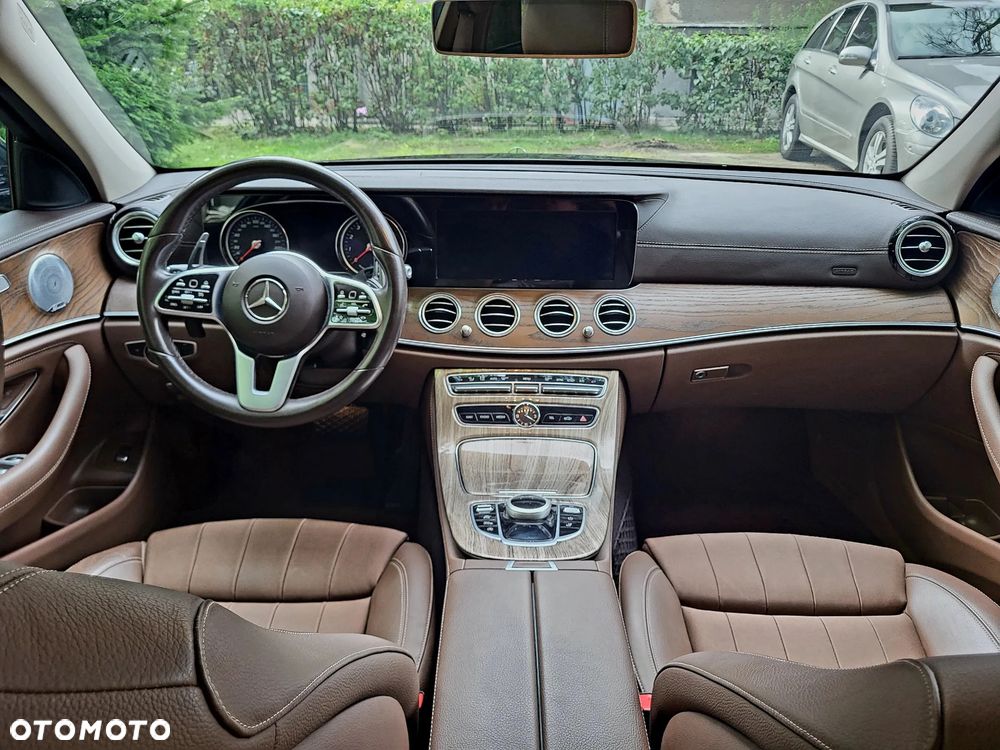 Mercedes-Benz Klasa E 200 Exclusive - 21
