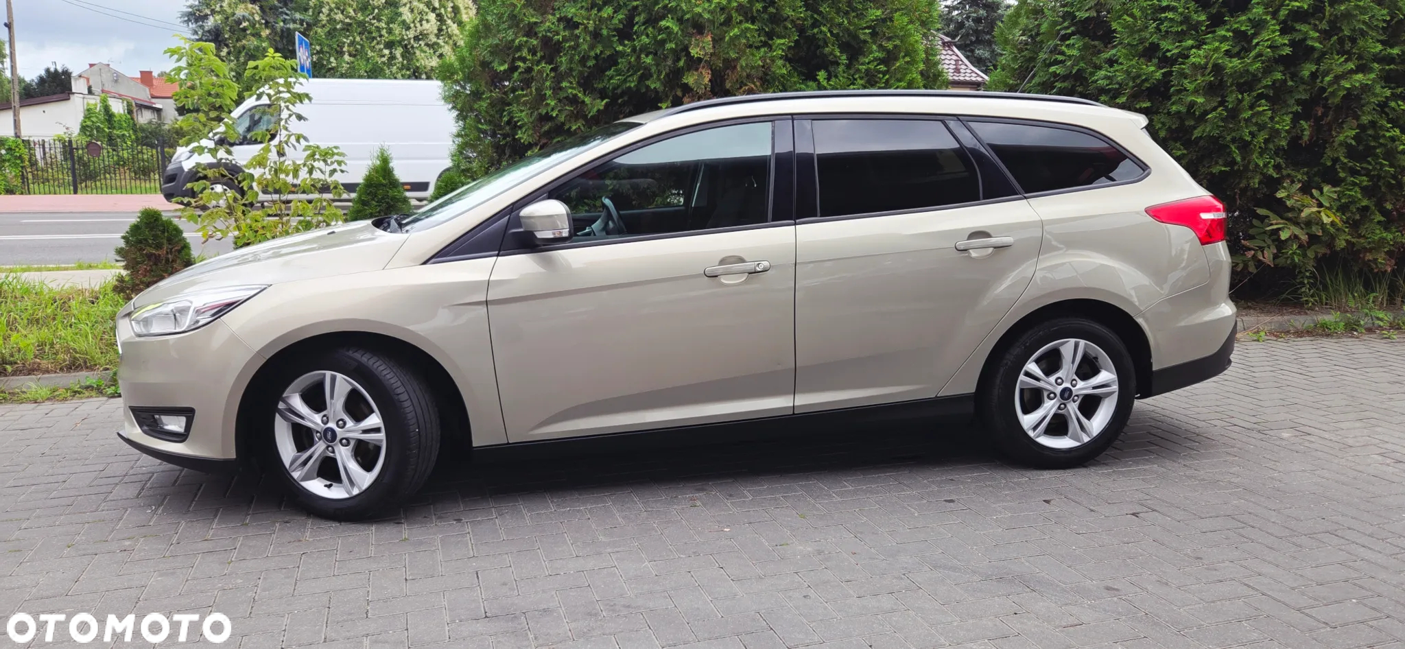 Ford Focus 1.5 EcoBlue Start-Stopp-System TITANIUM DESIGN - 6
