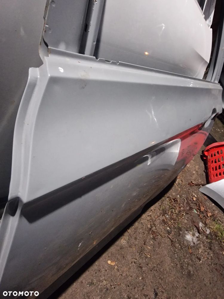 Drzwi  lewy  tył  vw  Passat  B8  kombi - 2