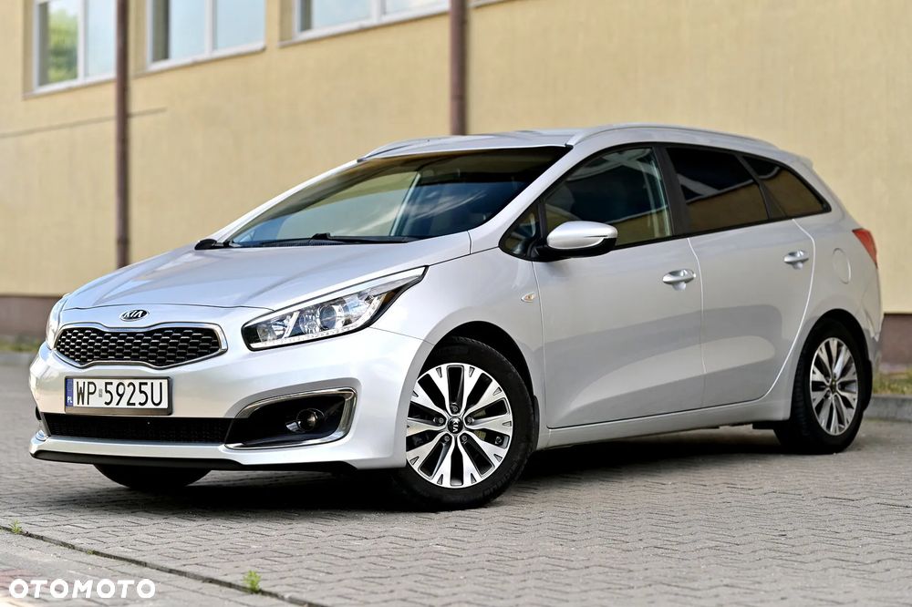 Kia Ceed 1.4 CVVT Dream Team Edition - 17