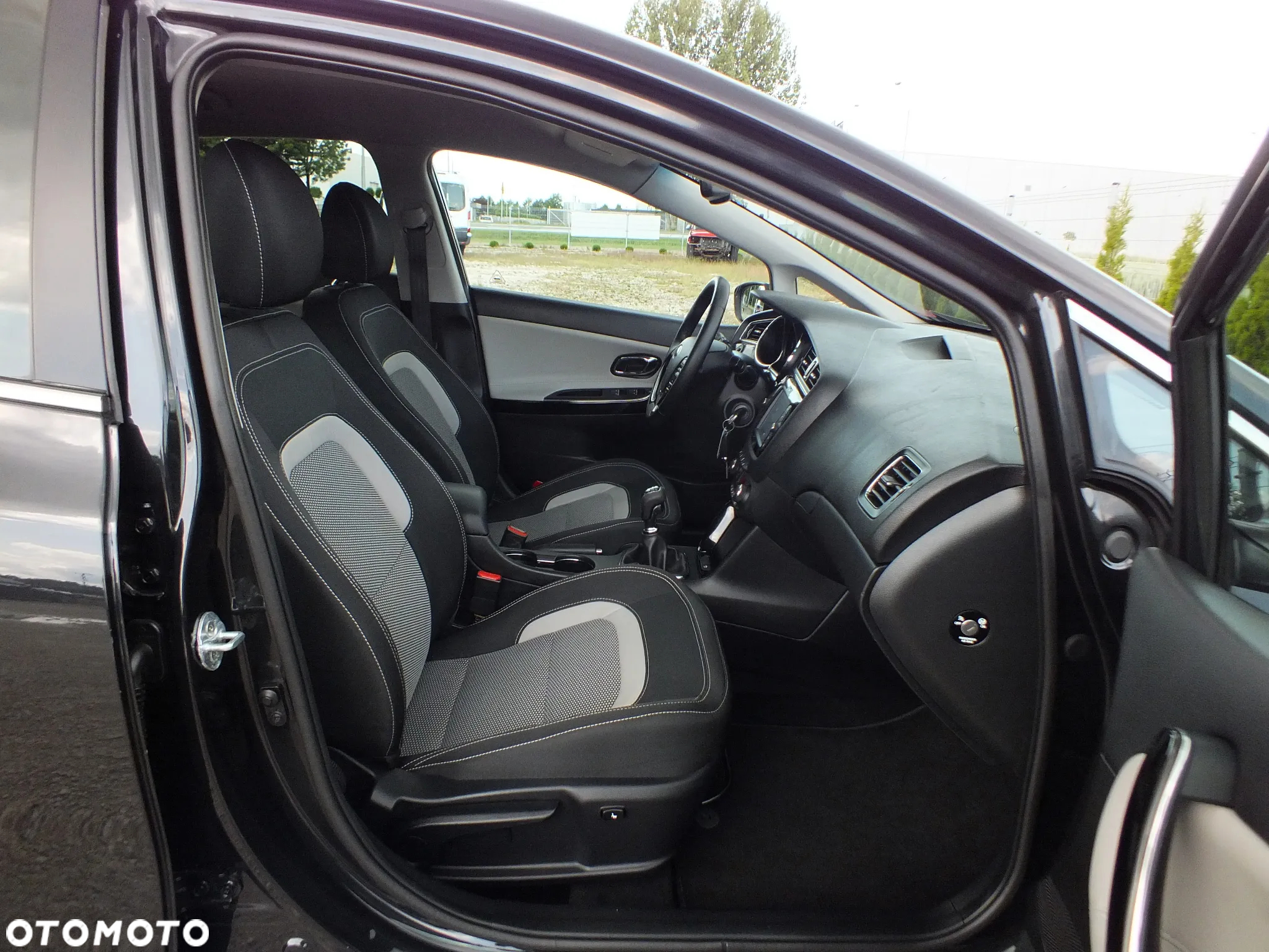 Kia Ceed 1.6 GDI Dream-Team Edition - 7